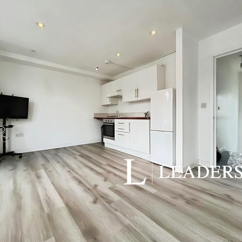 4 bedroom terraced house to rent - Photo 1