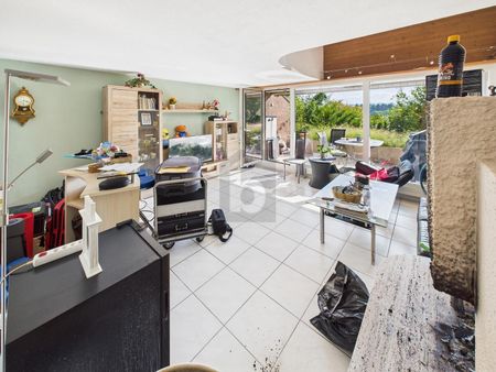 CITY CLOSE BY AND YET VERY GREEN AND PRIVATE - Photo 2