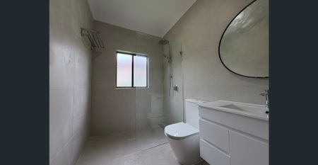 Updated Three Bedroom Home! - Photo 3