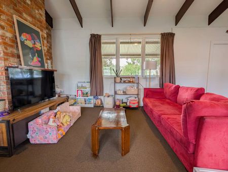 Quiet Tresco Living - Photo 2