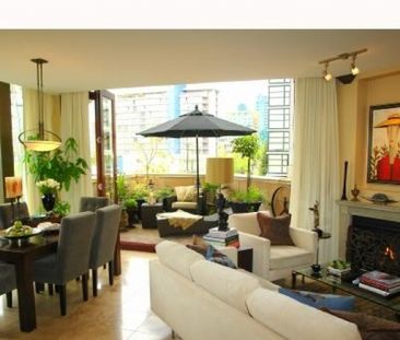 Penthouse in Downtown Vancouver, BC - Photo 2