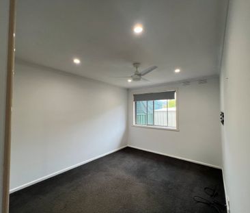 4/7 Lake Ave , MITCHAM - Photo 5