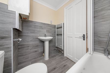 2 Bed Flat, Oakfield Road, CR0 - Photo 5