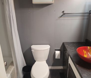 For Lease - 8087 Aintree Drive, Niagara Falls, Ontario - Photo 1