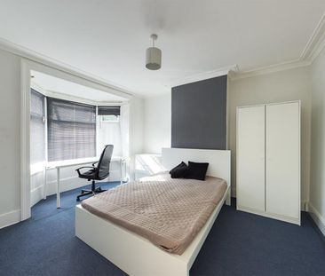 4 bedroom House To Let - Photo 4