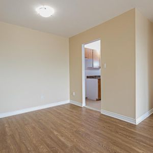 Jardin du carrefour | Appartement moderne 2 1/2 à louer | 1 room for rent | Laval - Photo 2