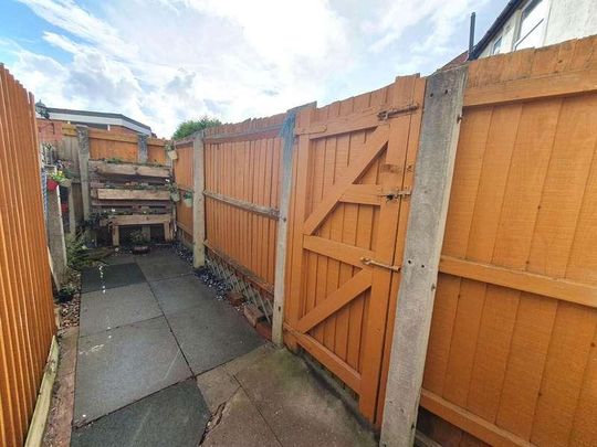 Mount Street, Halesowen, B63 - Photo 1