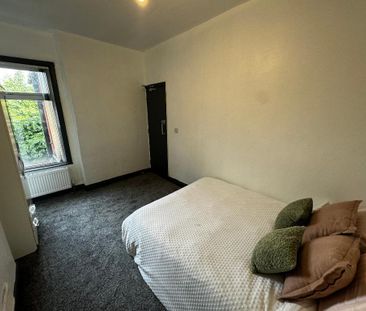 4 bedroom terraced house to rent - Photo 6