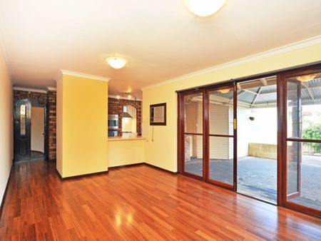 Coastal Lifestyle in Ocean Reef - Photo 2