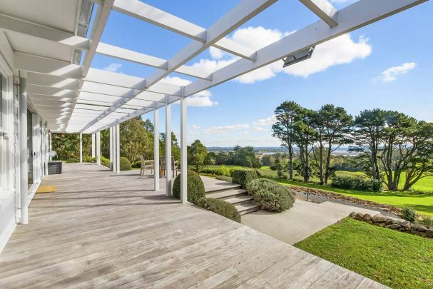 "The Bails" - Exclusive Country Residence with Breathtaking Views 150 Hawthorne Lane, Kangaloon - Photo 1