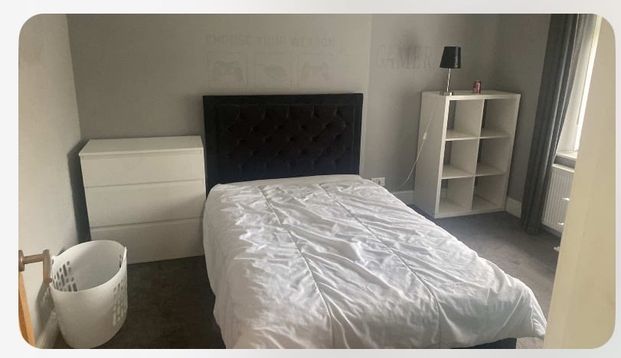 Room in a Shared House, Circular Road West, L11 - Photo 1