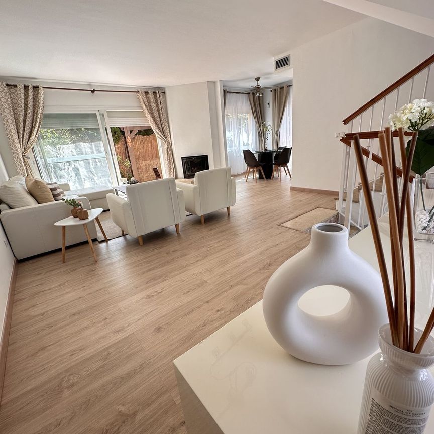 Detached Villa in Nueva Andalucía - Foto 1