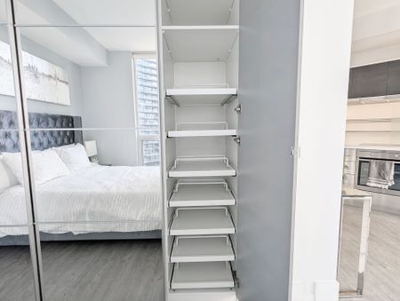 For Lease - 45 Charles Street Unit# #2309, Toronto, Ontario - Photo 2