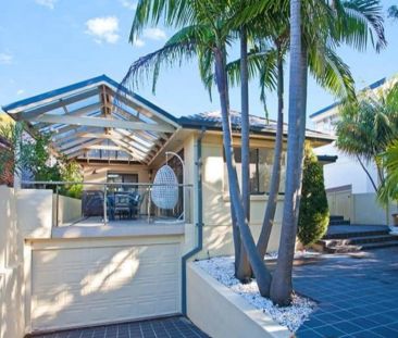 Rare Modern Family Oasis - Photo 2