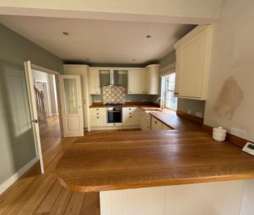4 bedroom detached house to rent - Photo 3