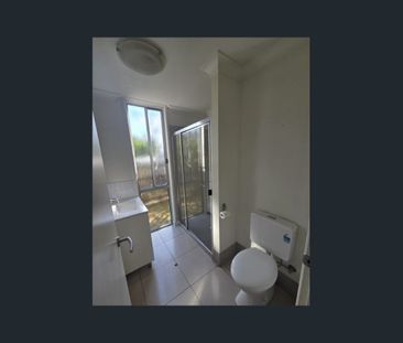 Modern 2 Bedroom Apartment - Photo 3