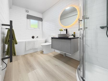 Newly Renovated Garden Apartment - Photo 2