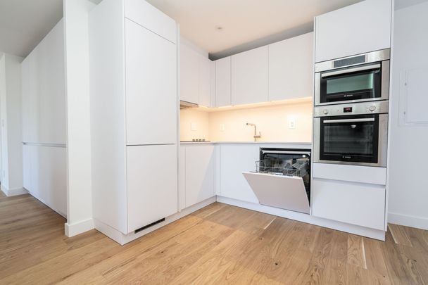 110 Oriole Parkway - Photo 1