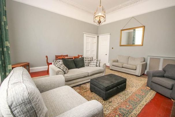 3 bedroom apartment to rent - Photo 1