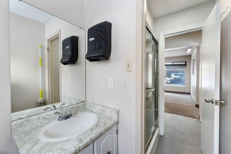 For Lease - 1641 Victoria Park Avenue Unit# 4, Toronto, Ontario - Photo 3