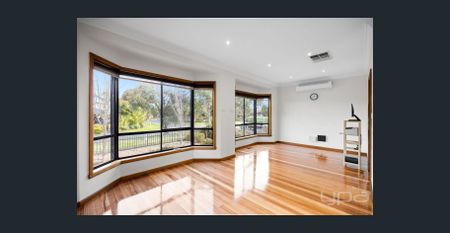 Spacious 4-Bedroom Family Home in a Quiet Court - Photo 3