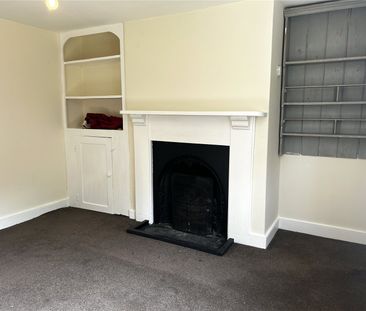 Cambridge Cottage, The Common - Photo 4