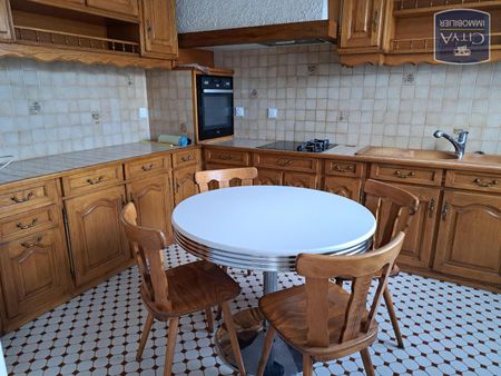 Location Maison 6 pièces 124m² MONTMIRAIL 51210 - Photo 4