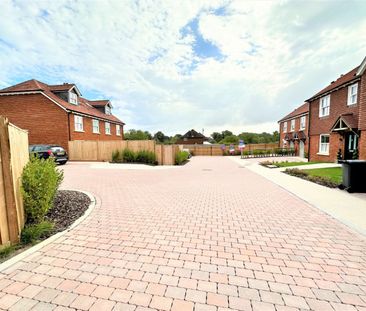 A 4 Bedroom Detached House Instruction to Let in Hailsham - Photo 3