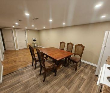 Convenient 2 Bedroom 2 Bathroom Walkout Basement in NW Thorncliffe - Photo 3