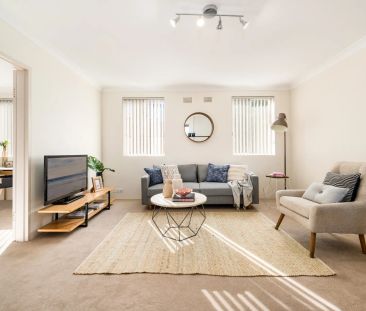 Light drenched and spacious with an unbeatable setting - Photo 1