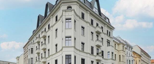 Möbliert: Eleganz trifft Geschichte - Stilvolle Altbauwohnung im Herzen Berlins - Foto 1