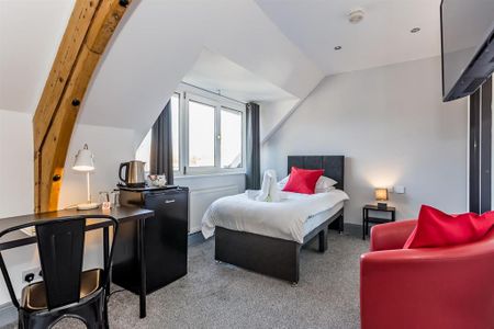 1 bedroom in a house share to rent - Photo 5