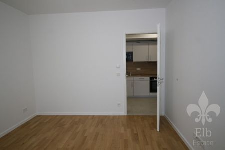 Erstklassige Ausstattung zum Wohlfühlen - Erstbezug nach Sanierung in hochwertige 3 Raum Wohnung - Photo 3