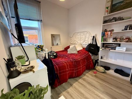 5 bedroom terraced house to rent - Photo 5