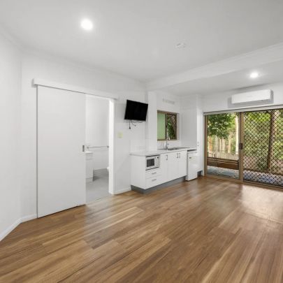 Treetop Family Retreat with Separate Granny Flat - Photo 1