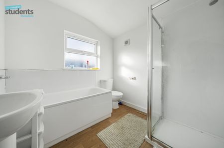 4 bedroom terraced house to rent - Photo 3