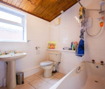 4 bedroom terraced house to rent - Photo 5