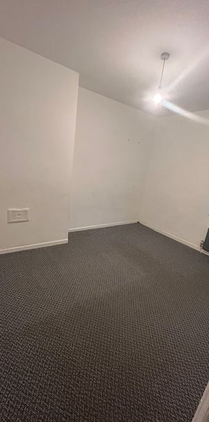 Room in a Shared House, Willmer Road, L4 - Photo 1
