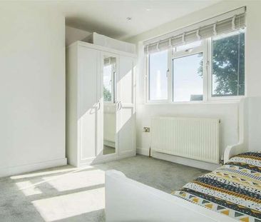 St. Georges Crescent, Slough, SL1 - Photo 5