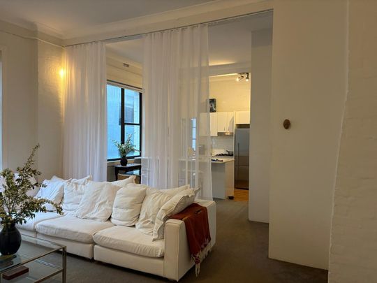 Chippendale - Photo 1