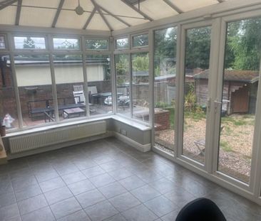 3 bedroom semi-detached house to rent - Photo 2