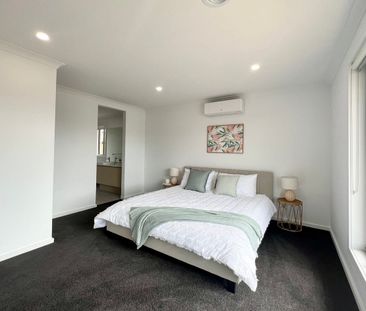 Spacious Coastal Family Living - Photo 2