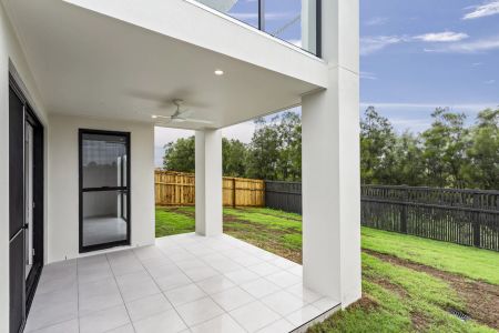 New new 5 bedroom home in Newport. Contact Julie Sykes 0438 050 110 - Photo 3