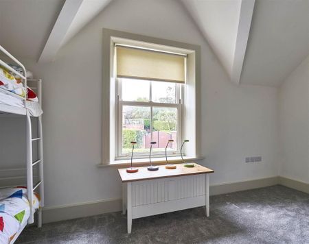 24 Grey Point, Helens Bay, Bangor, BT19 1LE - Photo 4