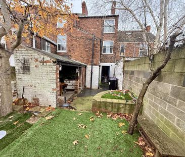 1 bedroom in a house share to rent - Photo 1