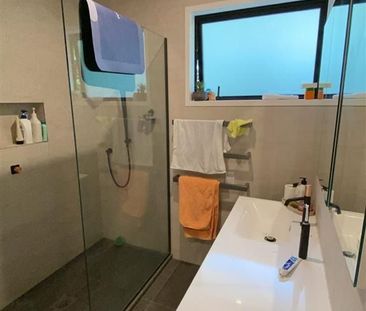 Hauraki modern feel two bedroom unit - Photo 6