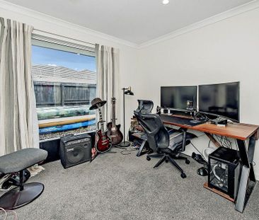 Executive 4 bedroom - Photo 5