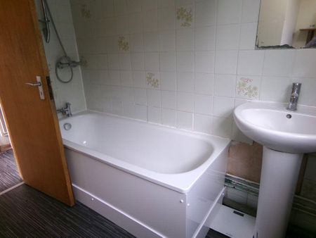 4 bedroom house to rent - Photo 3