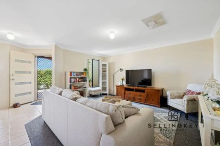 “SellingKey presents 12 Bodallin Crescent!” - Photo 4