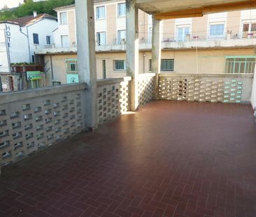 Location Appartement 2 pièces 30m² AUBENAS 07200 - Photo 2